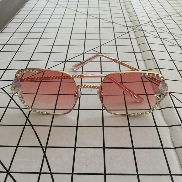 Womens Rhinestone Embellished Sunglasses - Picture 5 of 6